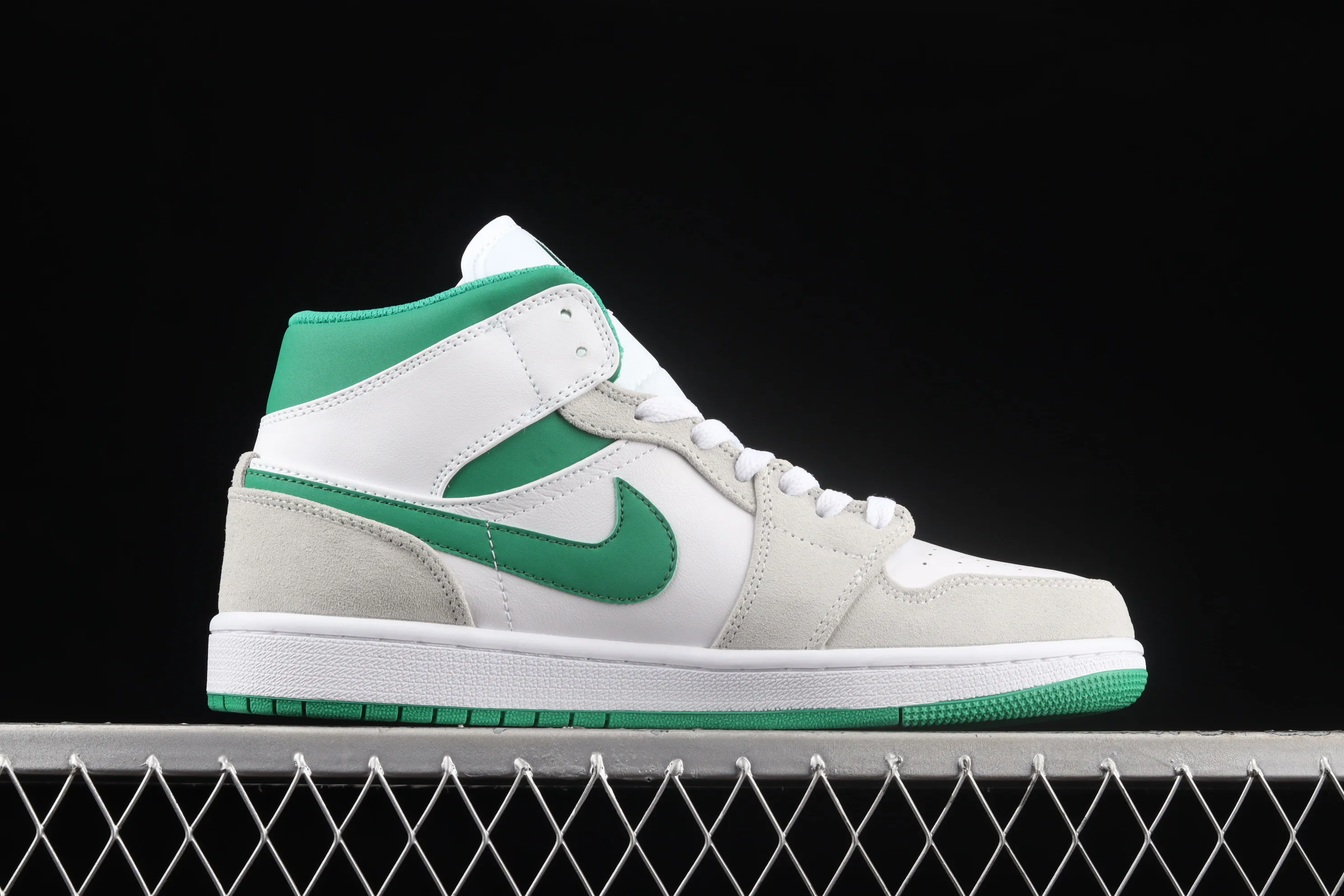 All categories Air Jordan Jordan series basketball shoes Air Jordan 1 Mid Air Jordan 1 Mid AJ1 Joe 1 meter white green mid-top cultural basketball shoes DC9294-103